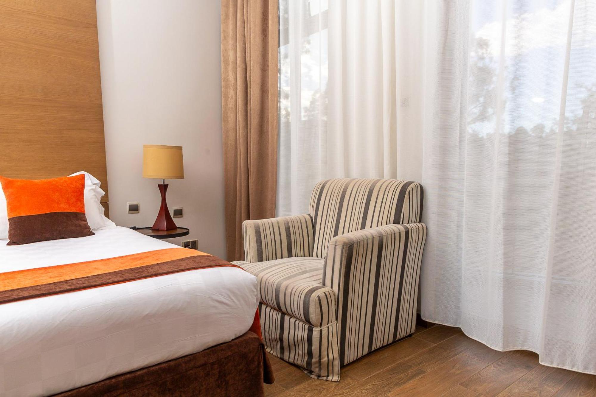 Alba Hotel Meru Eksteriør billede